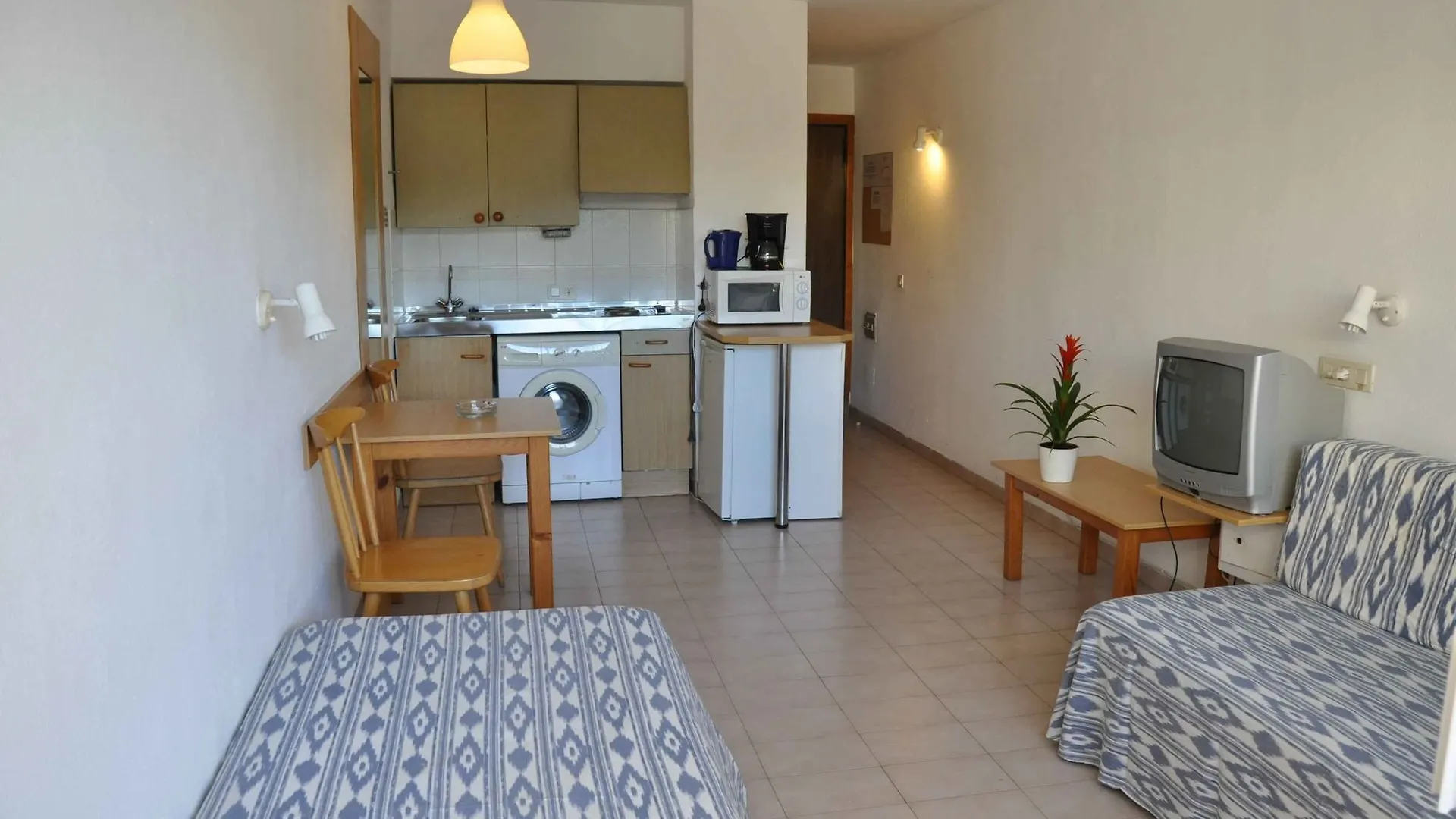 Estudios Montenova Palma de Mallorca Hotel